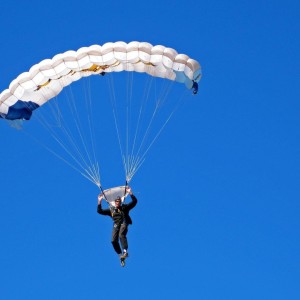 爱游戏电竞下载-青少年篮球创新科技教育宣传活动在各大城市展开，青少年篮球技巧大赛策划案